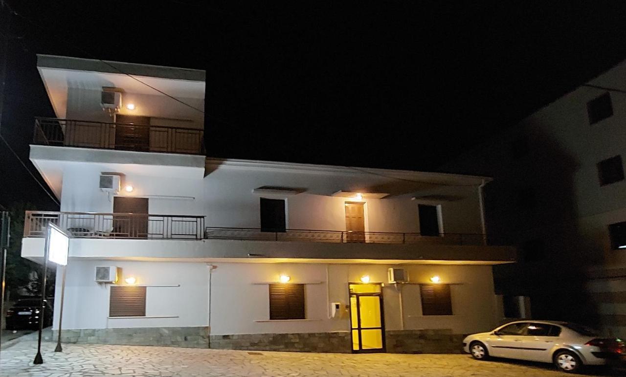 Polemarhos Guest House 4 Kalampáka Dış mekan fotoğraf